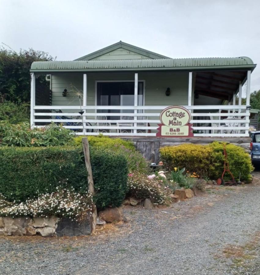 Cottage On Main Franklin Exterior photo